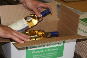 Weingut Scholtes Wie wir arbeiten Vermarktung Kartons